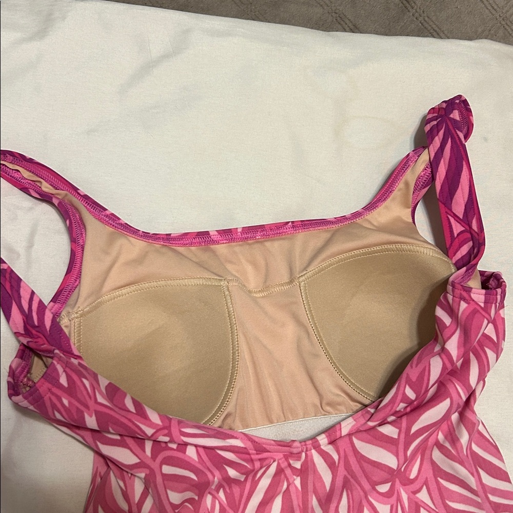 Lands’ End pink white swimsuit - Picture 5 of 6